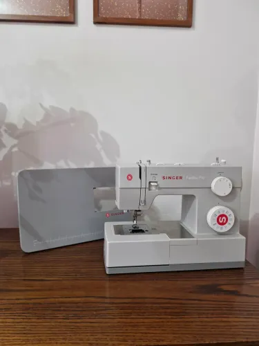 Máquina de costura singer facilita 4423 127v 