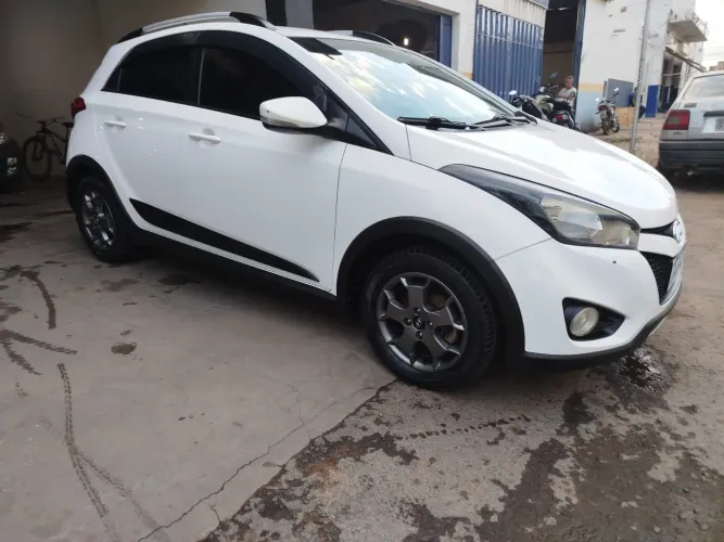 Hyundai HB20X Style 1.6 Flex 16V Mec. 2014