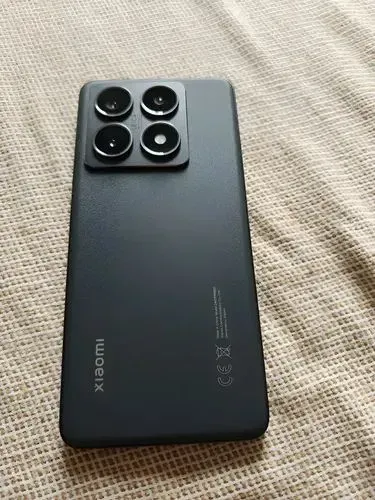 Celular Xiaomi 14T Pro Titan Black com 12 GB de RAM e 512 GB de ROM.