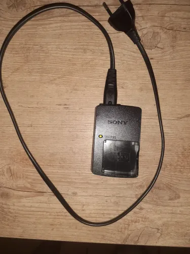 CARREGADOR DE BATERIA SONY BC-CSGE