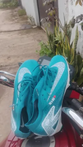 Vende-se essa chuteira T39 
