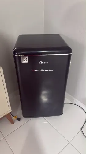 Frigobar Midea Retrô 93L Preto Inverter - Novo