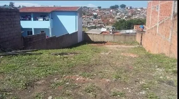 Terreno a venda.