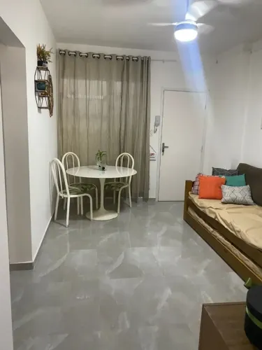 Imóvel para venda possui 40 metros quadrados com 1 quarto em Aviação - Praia Grande - SP