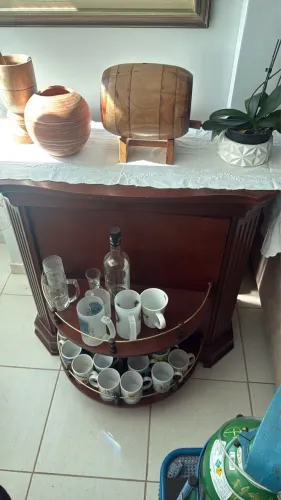 Aparador/ Barzinho
