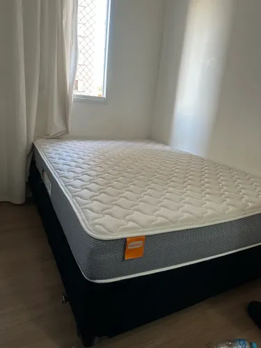 Vendo cama de Box de casal