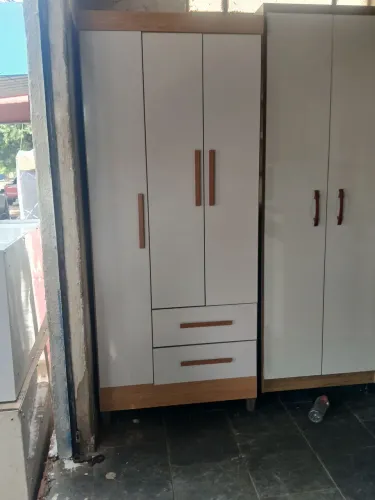 Armário novo de 3 porta por 620