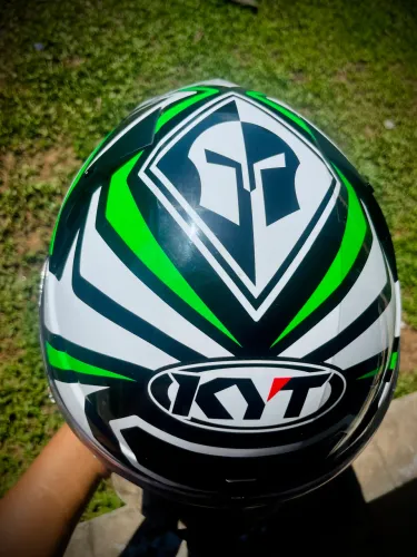 Capacete kyt