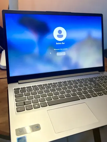 Notebook Lenovo + Mouse USB