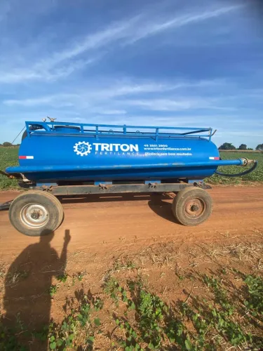 Carreta tanque Triton 4.500 Litros