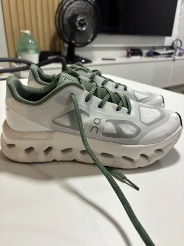 Tenis On cloudtilt remix original