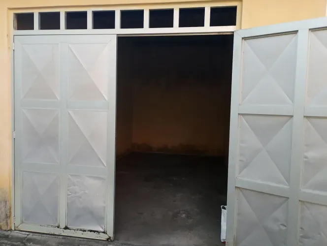 Alugo Garagem 