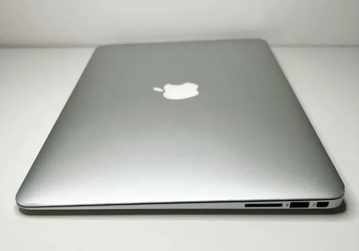 MacBook Air 2013 modelo A1466 extremamente novo