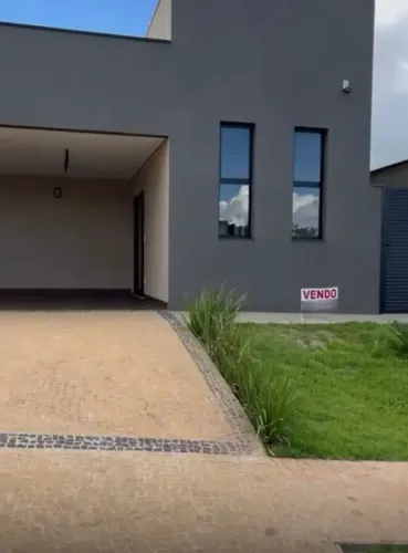Casa 275 m2 Condomínio Alto Boa Vista Cravinhos 3 Quartos, 1 Suíte Área Gourmet, Quintal e