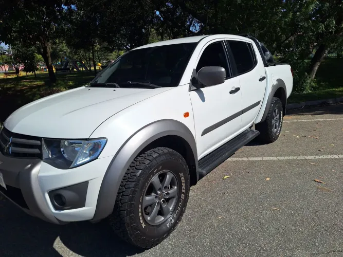 Mitsubishi L200 Triton Outdoor 2.4 Flex 16V CD Mec. 2017
