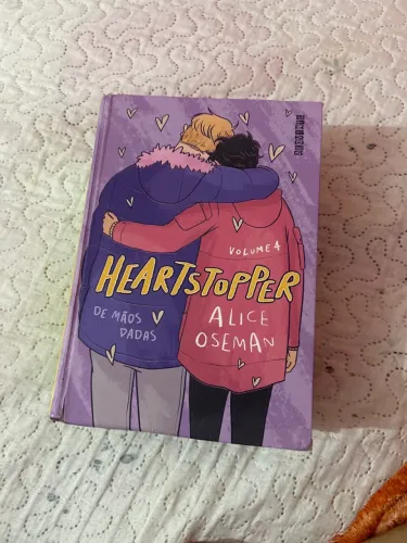Livro Heartstopper Volume 4
