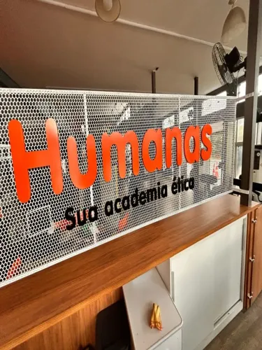 Logo em pvc expandido com pintura