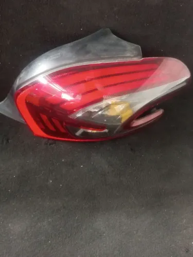Lanterna direita led Peugeot 208 2017 original 