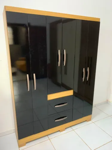 Guarda roupa novo na promoção 