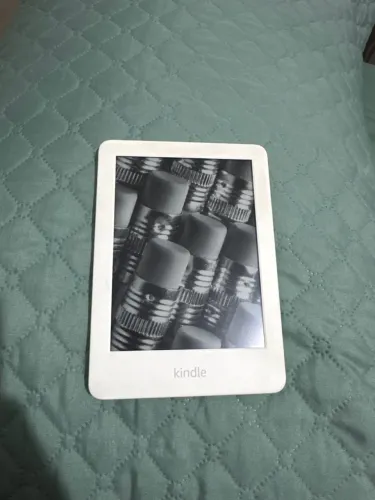 Kindle 10° geração - 6,23GB