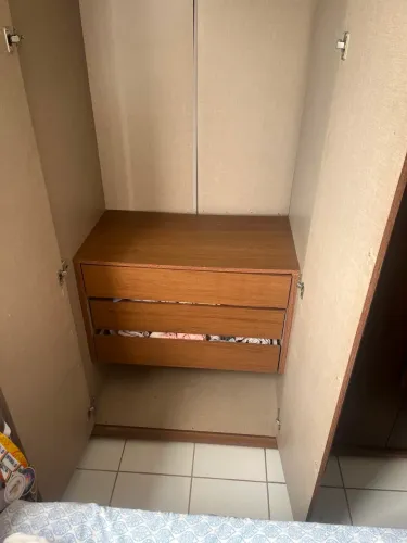 Armário guarda-roupa 