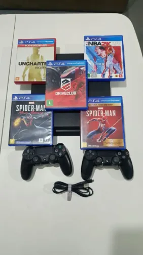 PS4 Slin 1 TB + 2 controles + 5 jogos