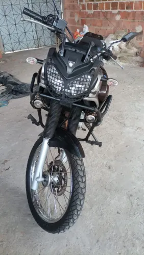 Moto tenere 2019 <br>A quilometragemmoto <br>153 mil <br>19 até 18 eu vendo