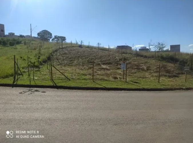 Lote no Jardim Buritis com 312,8m²
