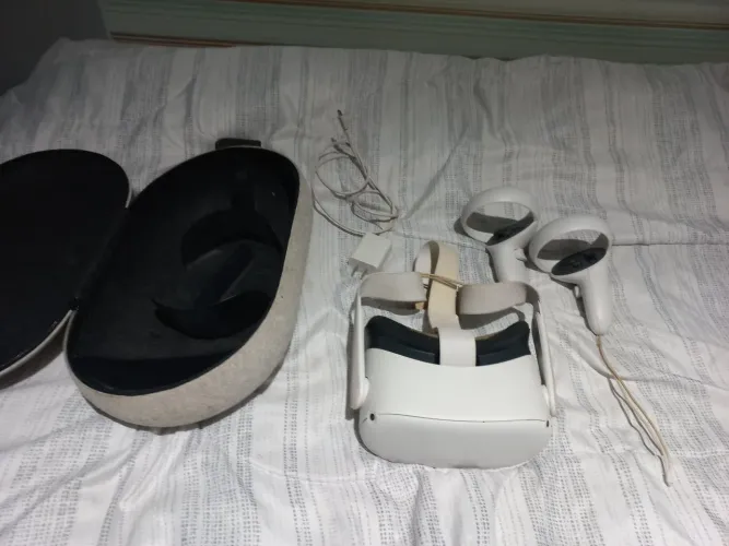 Oculus Quest 2 128GB com Case