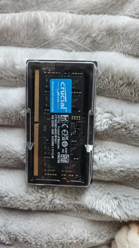 memória RAM Crucial SODIMM de 16GB DDR5-5600