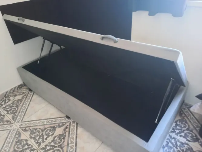 Cama solteiro muito nova