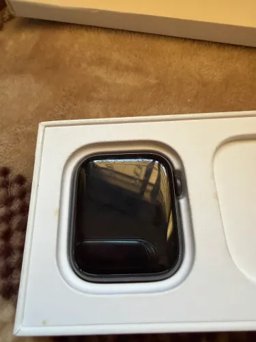 Apple Watch SE 44mm - Space Gray 