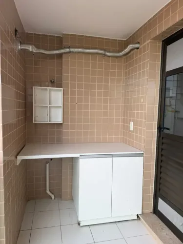 Alugo Apartamento no Condomínio Jardins, em frente ao Multicenter Sebrae.
