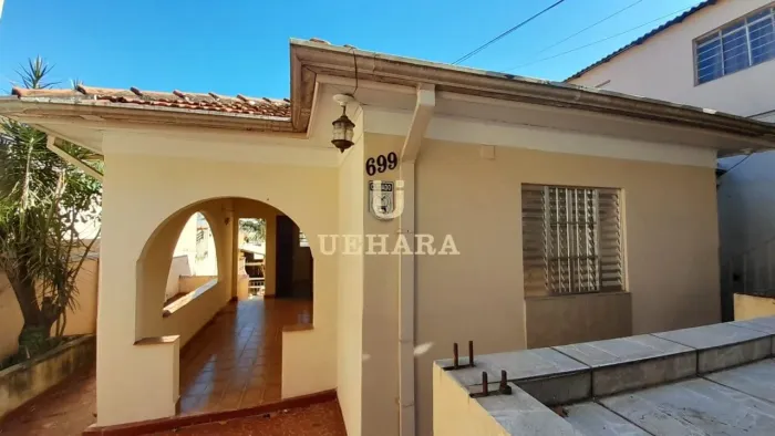 Casa térrea de 2 dormitórios e 1 vaga para locação no Parque Peruche!