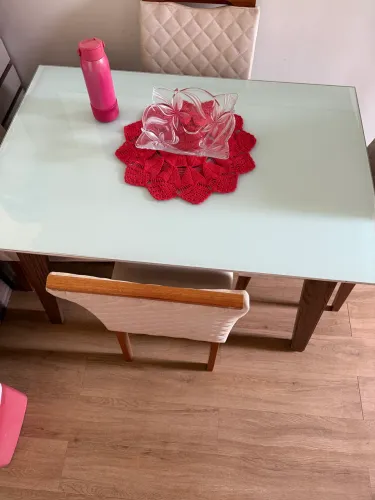 Mesa de quatro lugares