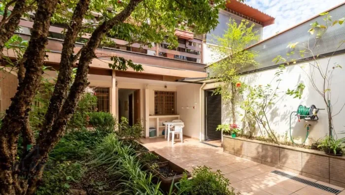 Casa para venda em Brooklin com 4 quartos, sendo 2 suítes, 493m²