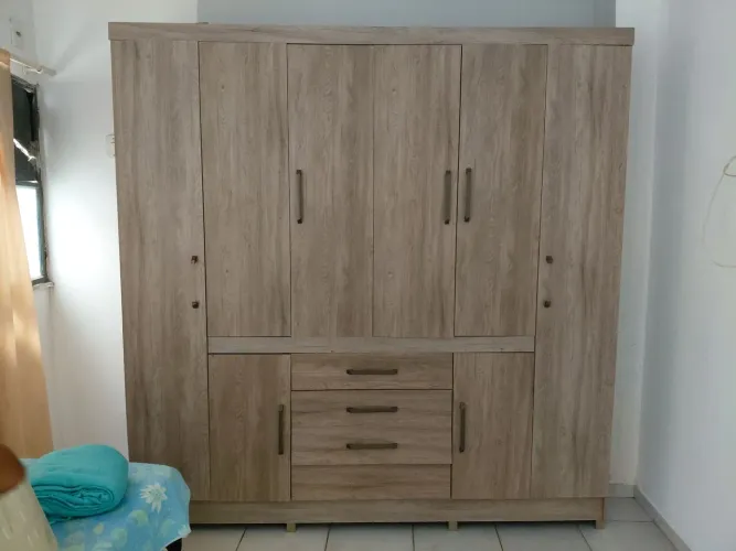 Guarda-roupa grande e conservado- ótimo estado