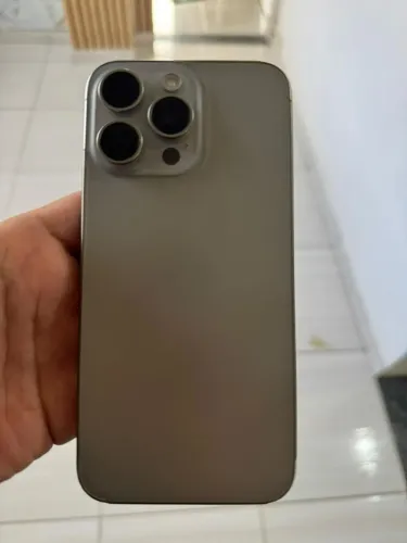 Iphone 15 pro perfeito estado (sem marcas de uso)