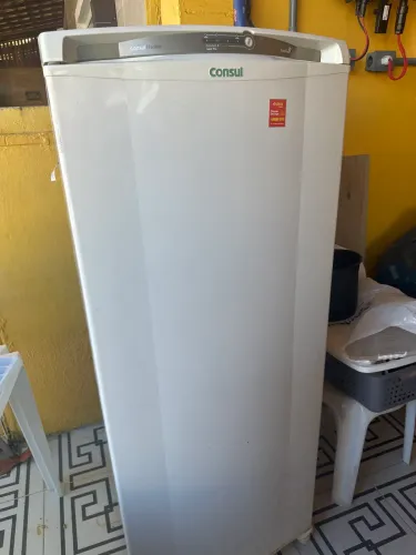 Geladeira cônsul muito nova
