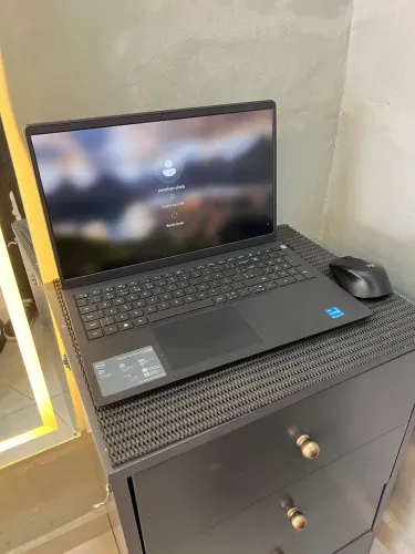 Notebook Dell i3 11ª Geração | 4GB RAM | SSD NVMe 256GB | Biometria | Bateria até 5h