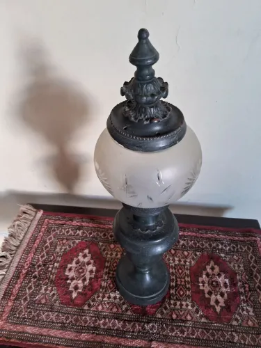 Luminária ( abajur) cúpula redonda em vidro