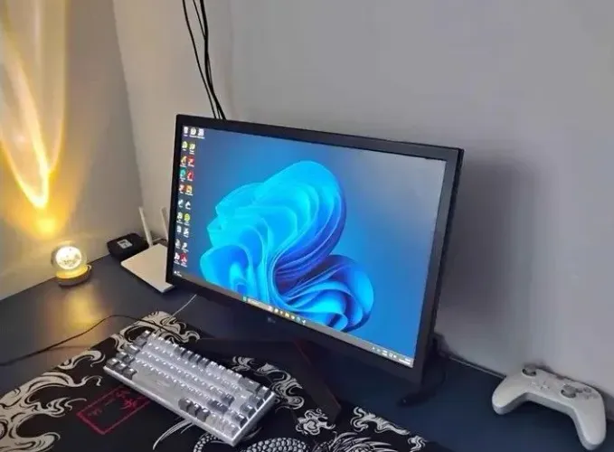 Monitor 144 HZ LG, 24 polegadas. 