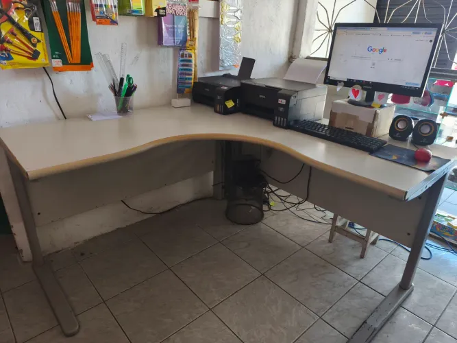 Mesa de escritório Formato L