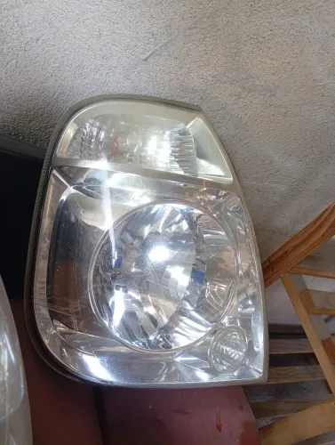 Farol de Kia bongo 