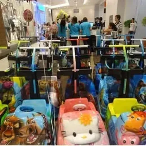 Quiosque de Aluguel de Carrinhos Infantis, Balões e Máquina de bolinhas para Shoppings