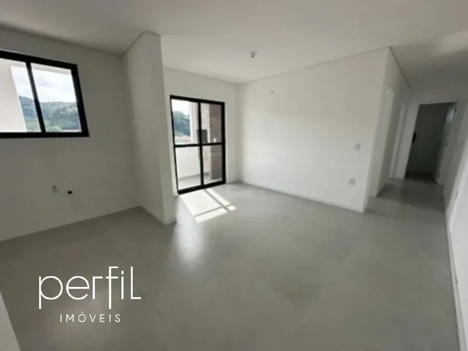 Apartamento à venda em Joinville-SC, bairro Iririú: 3 quartos, 1 suíte, 2 salas, 2 banheir