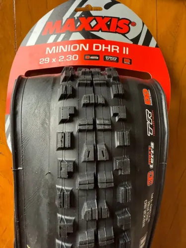 Maxxis Pneu de MTB Minion DHR II 3CT/DD/TR 120 TPI Tubeless 29´´ x 2.30: R$ 650