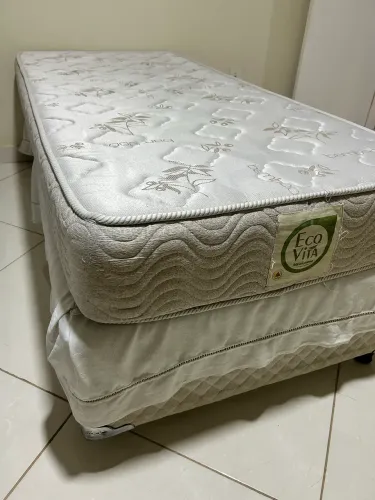 Cama box de solteiro + colchão 