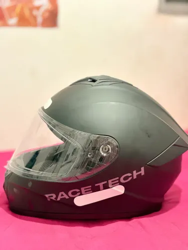 Capacete Racetch Seminovo - Ótimo Estado de Conservação