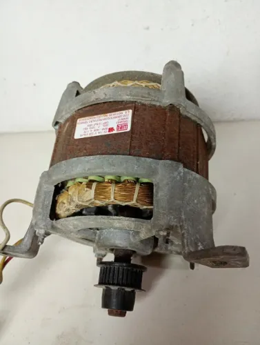 Motor Máquina de Lavar WEG CV 1/4 V 220 HZ 60
